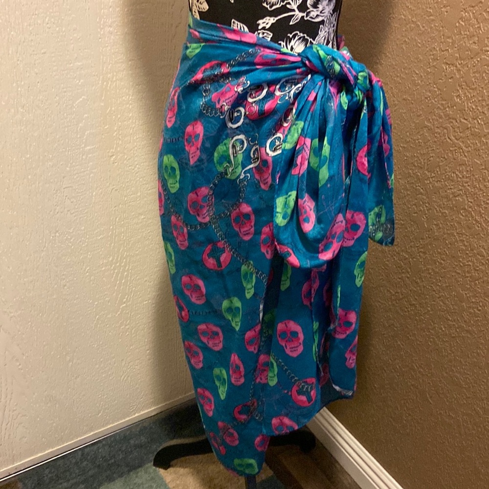 NWOT Sarong scarf